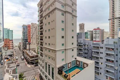 O edifício onde o apartamento está situado