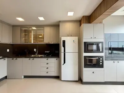 A cozinha ou kitchenette de Apto novo em Itapema - Prédio com piscina - 2 quartos sendo 1 suíte