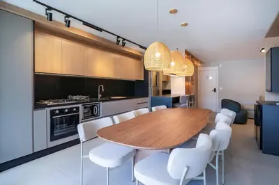 A cozinha ou kitchenette de Lumina 401B – Luxo a 50 metros da Praia de Bombas