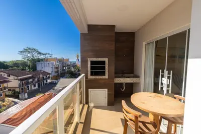 Uma varanda ou terraço em Mario Guilherme 305 - 2 Suítes - Praia do Centro