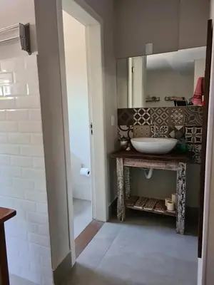 Uma casa de banho em Residencial Vila das Canoas