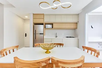 A planta de 1146 - Cobertura Duplex 3 SUITES em MARISCAL , sobre la calle principal, 50 M da Praia
