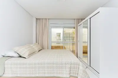 A planta de 1146 - Cobertura Duplex 3 SUITES em MARISCAL , sobre la calle principal, 50 M da Praia