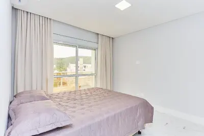 A planta de 1146 - Cobertura Duplex 3 SUITES em MARISCAL , sobre la calle principal, 50 M da Praia