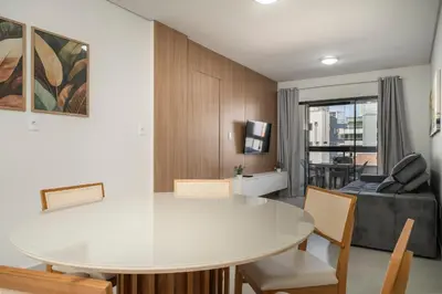 A planta de Apto 3 Quartos com Suíte próximo da Praia