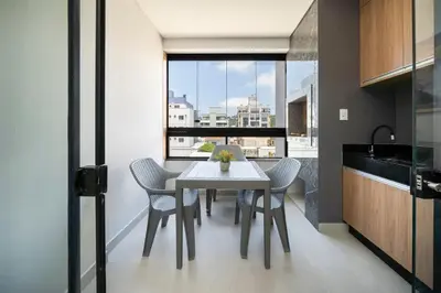 A planta de Apto 3 Quartos com Suíte próximo da Praia