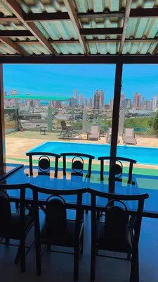 Uma varanda ou terraço em House with swimming pool, 4 en-suites, 6 parking spaces