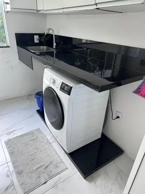 A cozinha ou kitchenette de House with swimming pool, 4 en-suites, 6 parking spaces