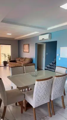 Uma área de estar em House with swimming pool, 4 en-suites, 6 parking spaces