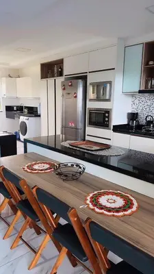 A cozinha ou kitchenette de House with swimming pool, 4 en-suites, 6 parking spaces