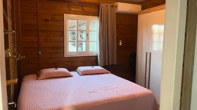 Uma cama ou camas num quarto em Marujos House