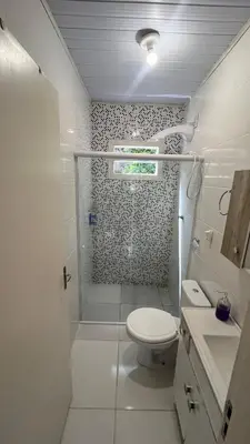 Uma casa de banho em Marujos House