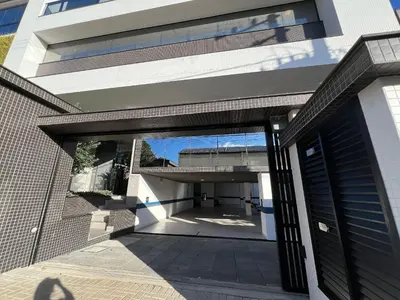 A planta de 013B - Lindo apartamento na praia de Bombas.