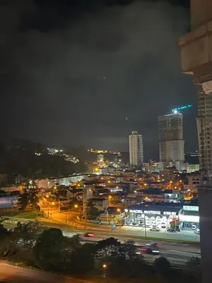 Uma vista geral de Itapema ou a vista da cidade a partir do apartamento