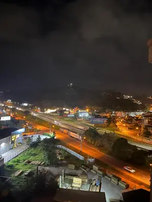 Uma vista geral de Itapema ou a vista da cidade a partir do apartamento