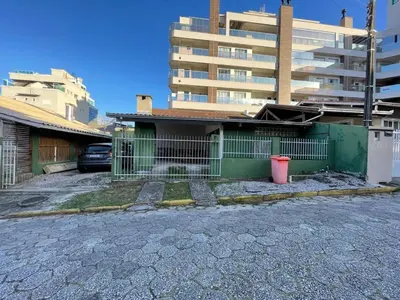 O edifício onde a casa de férias está situado