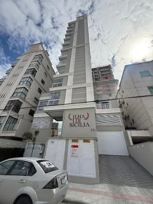 O edifício onde o apartamento está situado