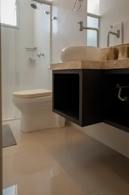 Uma casa de banho em Apartamento Luxuoso Beira-Mar - 4 Suítes e Garagem