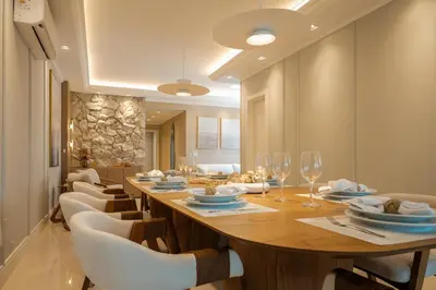 Uma área de estar em Apartamento Luxuoso Beira-Mar - 4 Suítes e Garagem