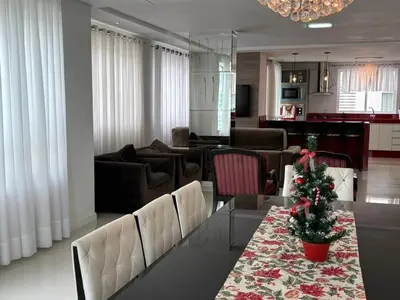Uma área de estar em Cobertura Duplex Hidro, Churrasqueira e 4 Suítes