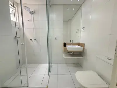 Uma casa de banho em Cobertura Duplex Hidro, Churrasqueira e 4 Suítes
