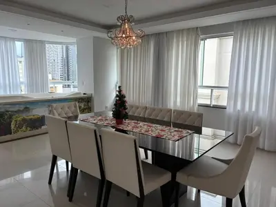 Uma área de estar em Cobertura Duplex Hidro, Churrasqueira e 4 Suítes