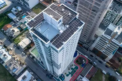 O edifício onde o apartamento está situado