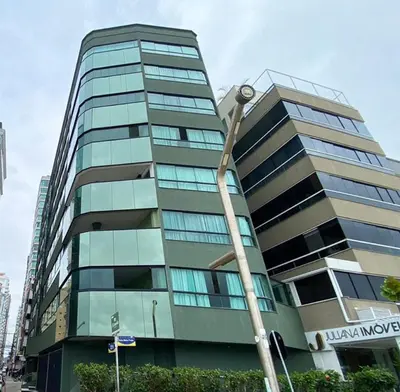 O edifício onde o apartamento está situado