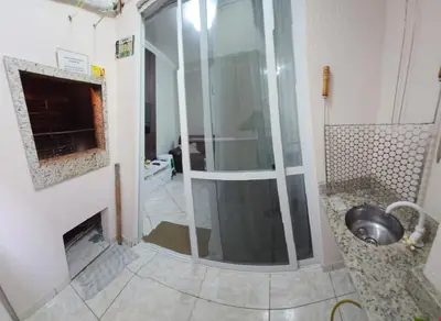Uma casa de banho em apto 2 quartos á 1 quadra do mar