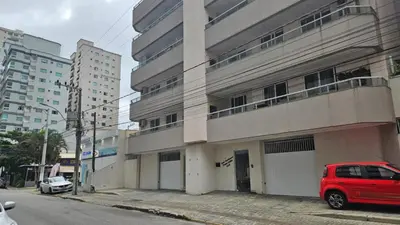 O edifício onde o apartamento está situado