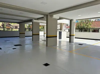 A planta de Invictus Residence 204 – Apartamento amplo com ar-condicionado em todos os cômodos, localizado próximo a comércios e a apenas 250 metros da praia