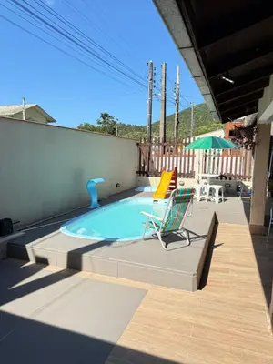 A piscina em ou perto de Casa com piscina Porto Belo