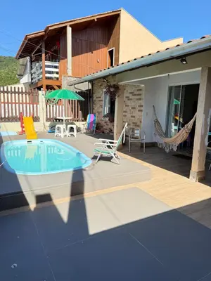 A piscina em ou perto de Casa com piscina Porto Belo