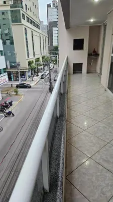 O edifício onde o apartamento está situado