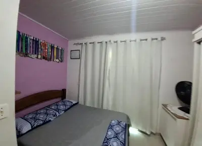 Uma cama ou camas num quarto em Bruna