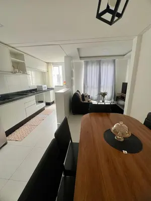 A cozinha ou kitchenette de Apartamento Rio pequeno Camboriú SC