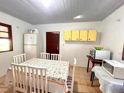 A cozinha ou kitchenette de Casa Bombinhas - 300m do Mar