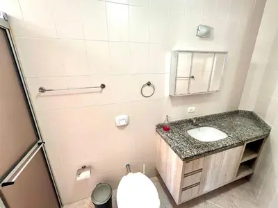 Uma casa de banho em Casa Ampla e Completa - 300m do Mar até 8 pessoas