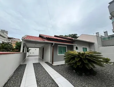 O edifício onde a casa de férias está situado