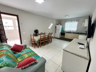 A cozinha ou kitchenette de Casa Ampla 100m da Praia - Até 08 pessoas