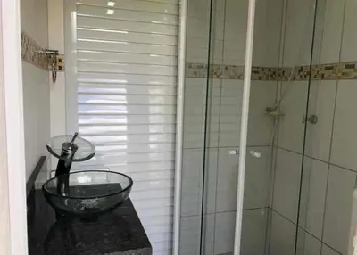 Uma casa de banho em chalé com jacuzzy