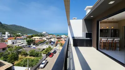 Uma vista geral da montanha ou uma vista da montanha a partir do apartamento