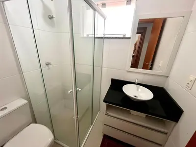 Uma casa de banho em Apartamento em Bombinhas com Churrasqueira - 150m do Mar
