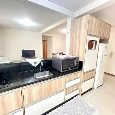 Apartamento em Bombinhas com Churrasqueira - 150m do Mar