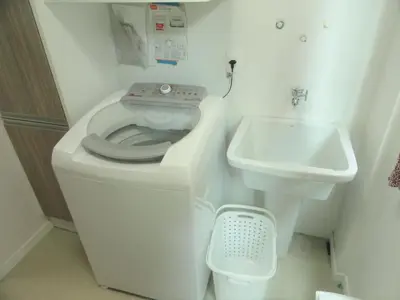 Uma casa de banho em Apartamento Térreo, Espaçoso, próximo à Praia!