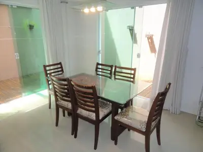 A planta de Apartamento Térreo, Espaçoso, próximo à Praia!