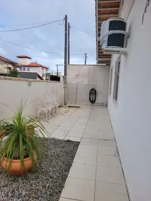 A planta de Casa com 3 Quartos Enseada Encantada