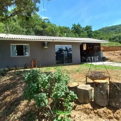 Casa 2 quartos próximo à praia em Itapema