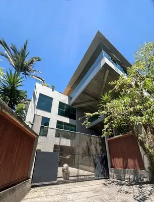 O edifício onde a villa está situado