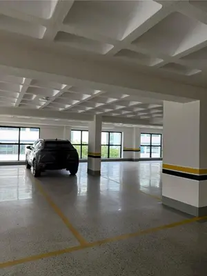 A planta de Lindo Apto novo 3 suítes no coração de Meia Praia